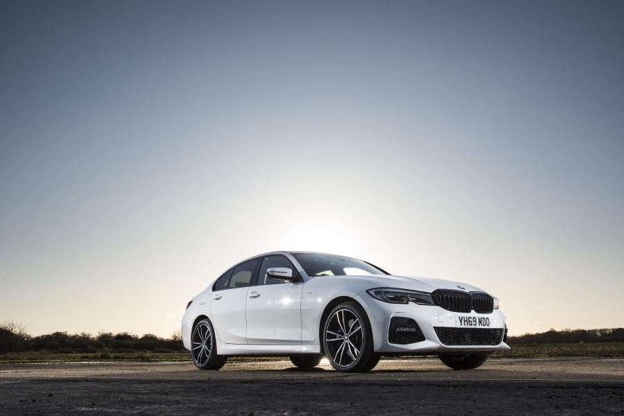 BMW 330e M Sport (G20) 2019 года  (UK) (фото 22 из 25)
